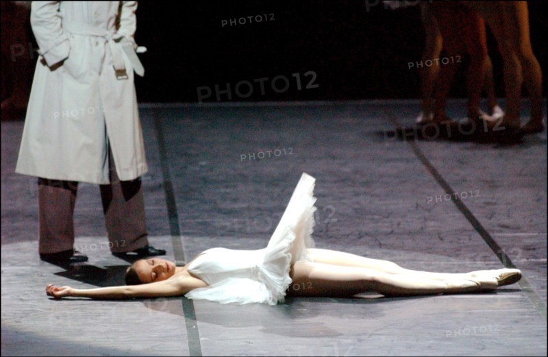 06/13/2002. Maurice Bejart's latest ballet "le concours" with Laetitia Pujol.