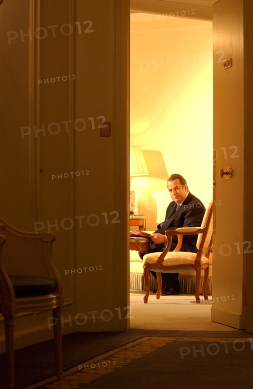 06/14/2002. EXCLUSIVE : Paul-Loup Sulitzer in his hotel room at the Bristol.