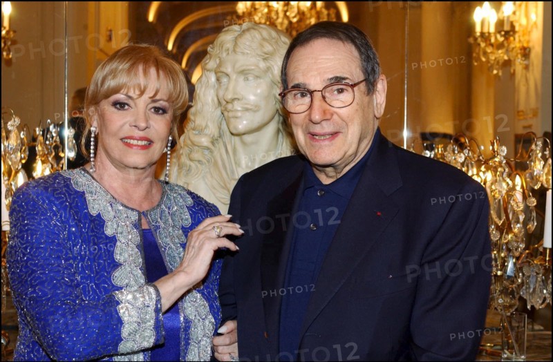 06/27/2002. Michele Mercier presents her book with Henry Jean Servat at the Plaza Athenee.