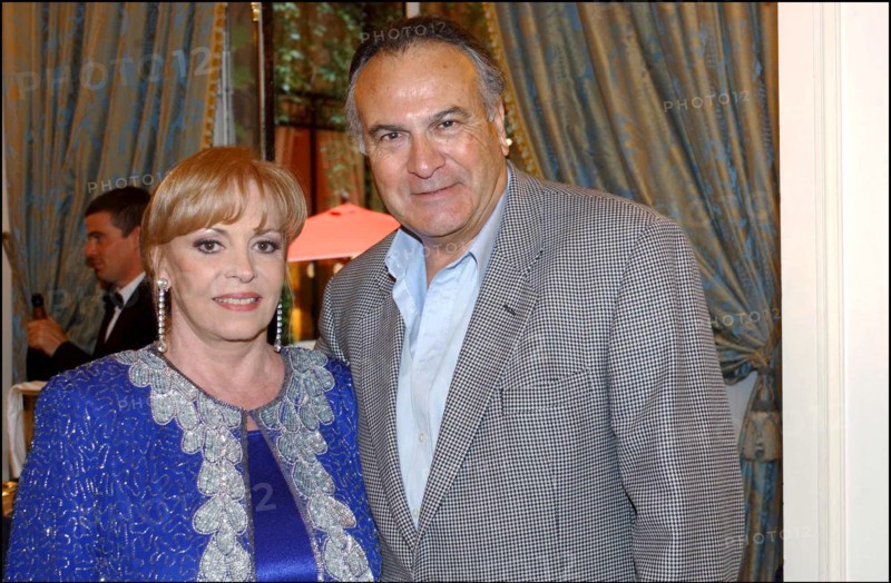 06/27/2002. Michele Mercier presents her book with Henry Jean Servat at the Plaza Athenee.