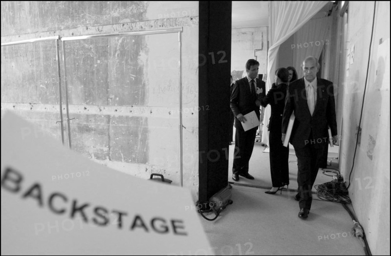 07/09/2002. Fall winter 2002-03 Haute-Couture collections the backstage of Balmain's fashion show