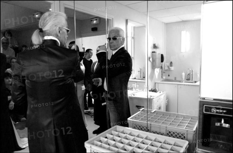 07/09/2002. Fall-winter 2002-03 Haute Couture collections: the backstage of Chanel's fashion show