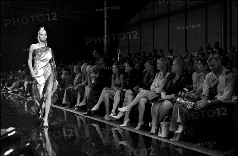 07/11/2002. Fall winter 2002-03 collections. The backstage of Ungaro fashion show.
