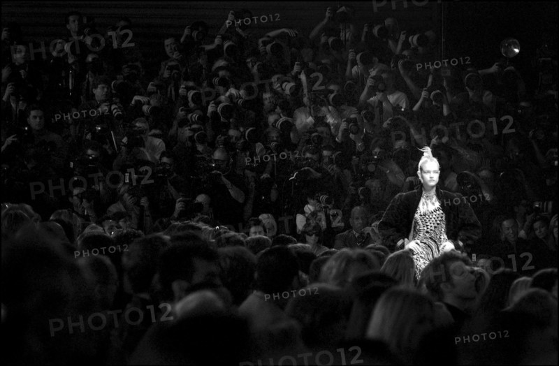 07/11/2002. Fall winter 2002-03 collections. The backstage of Ungaro fashion show.
