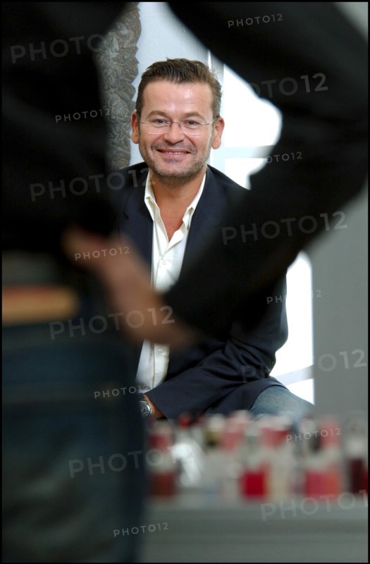 09/00/2002. EXCLUSIVE: Stephane Marais, make-up artist.