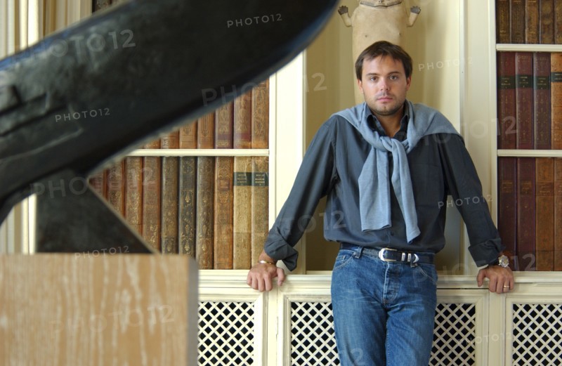 09/30/2002. Romain Sardou at Home, publishes his first novels "Pardonnez nos offenses".