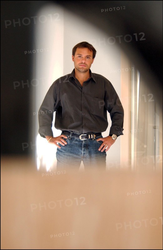 09/30/2002. Romain Sardou at Home, publishes his first novels 'Pardonnez nos offenses'.