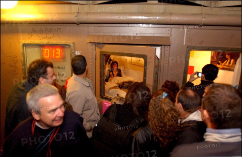 10/05/2002. Sophie Calle during the "Nuit Blanche" in Paris at the Eiffel Tower.
