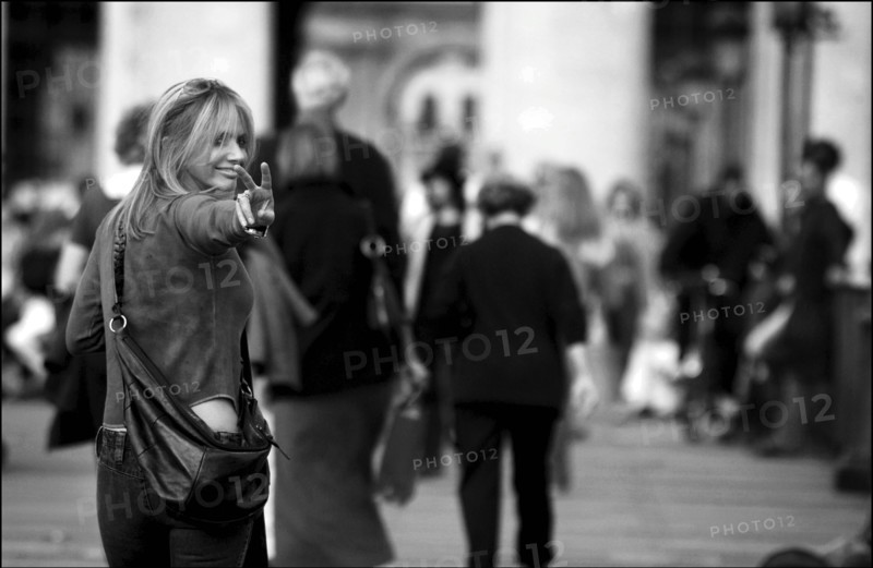 10/00/2002. EXCLUSIVE Close up Rosanna Arquette in Paris.