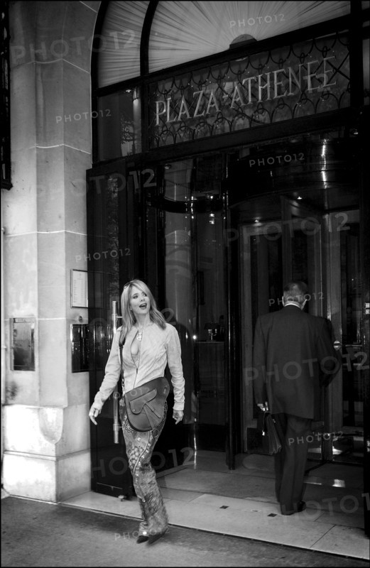 10/00/2002. Close up Rosanna Arquette in Paris.