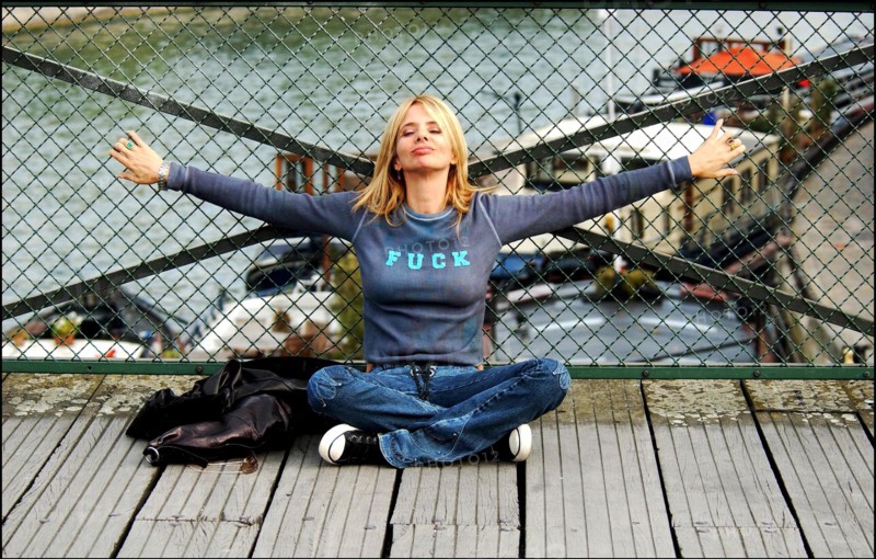 10/00/2002. Close up Rosanna Arquette in Paris.