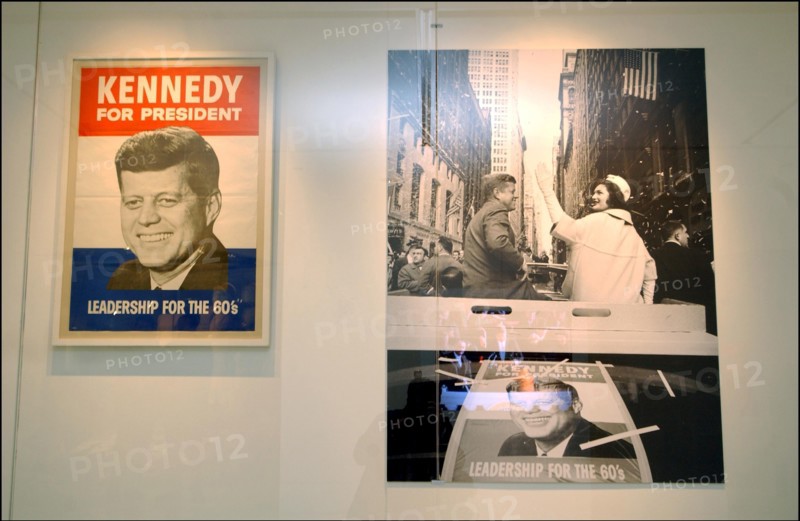 11/18/2002. Caroline Kennedy inaugurates the exhibition "Jackie Kennedy, les annees Maison Blanche" in Paris