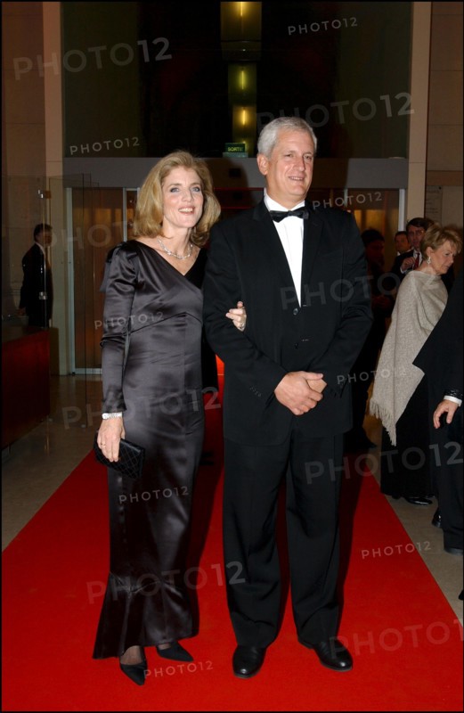 11/18/2002. Caroline Kennedy inaugurates the exhibition "Jackie Kennedy, les annees Maison Blanche" in Paris (30).