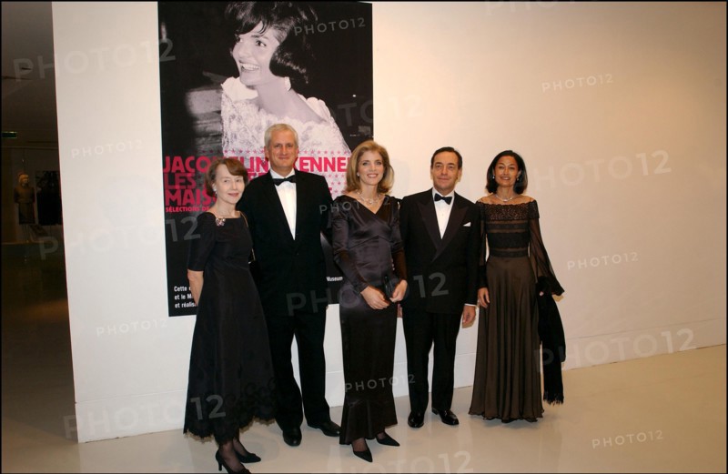 11/18/2002. Caroline Kennedy inaugurates the exhibition "Jackie Kennedy, les annees Maison Blanche" in Paris (30).