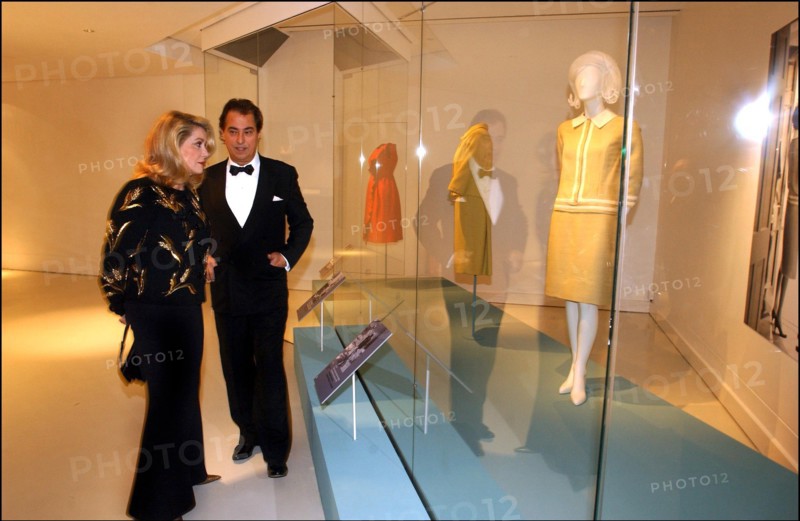 11/18/2002. Caroline Kennedy inaugurates the exhibition "Jackie Kennedy, les annees Maison Blanche" in Paris (30).
