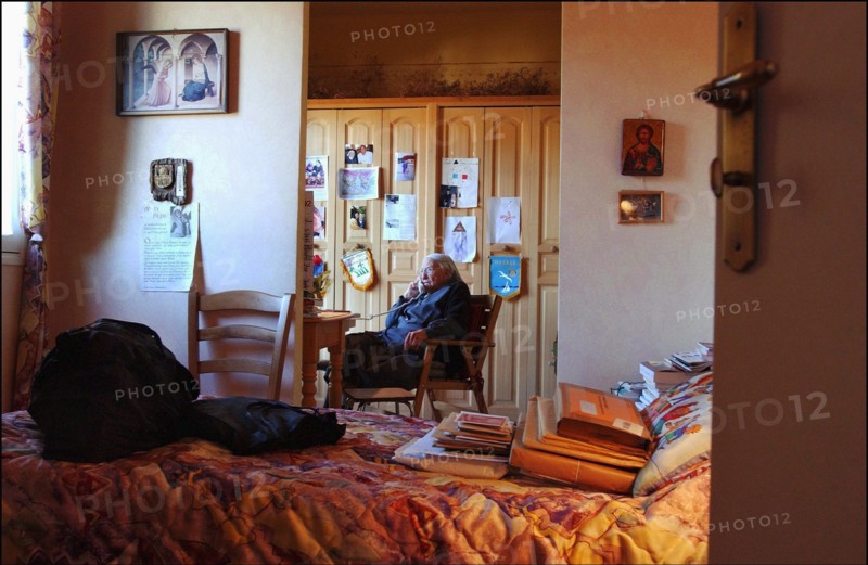 11/00/2002. EXCLUSIVE: Sister Emmanuelle in her retirment home in Var.
