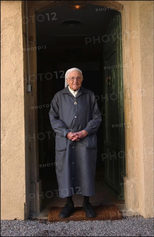 Soeur Emmanuelle, 2002