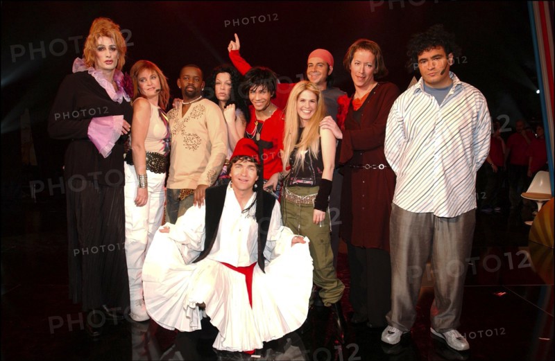 12/17/2002. "On a tout essaye meme le prime" (we've tried everything even prime time), a new TV show parodies prime time TV.