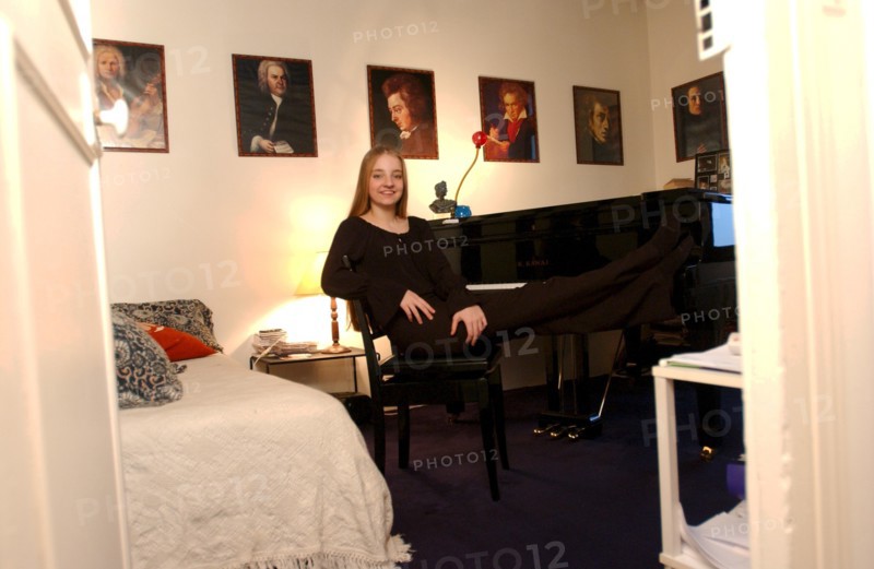 01/14/2003. **EXCLUSIVE** 14-year Pianist wunderkind Lise de la Salle EXCLUSIVE