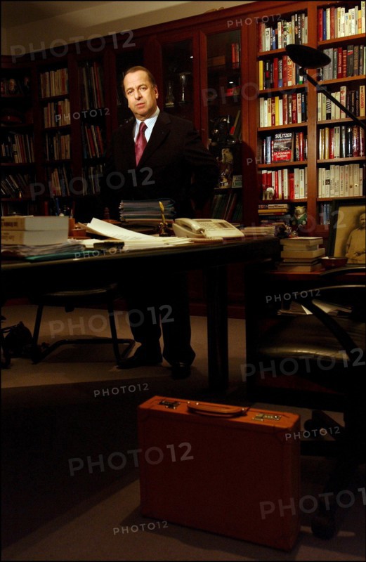 02/00/2003. EXCLUSIVE: Close-up Paul-Loup Sulitzer.