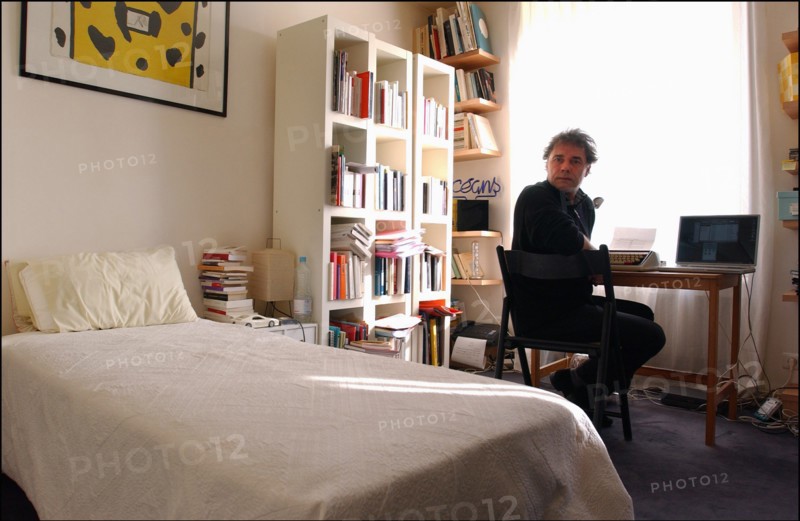 03/00/2003. Yves Simon, at home.