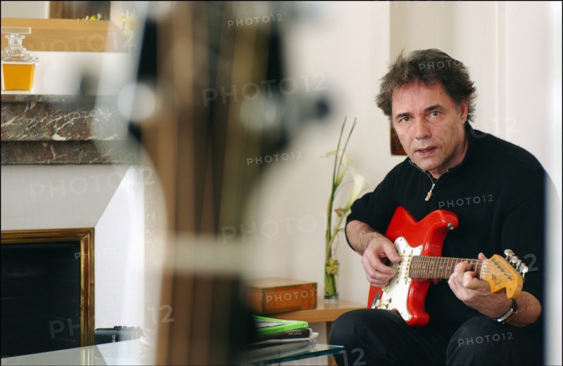 03/00/2003. Yves Simon, at home.