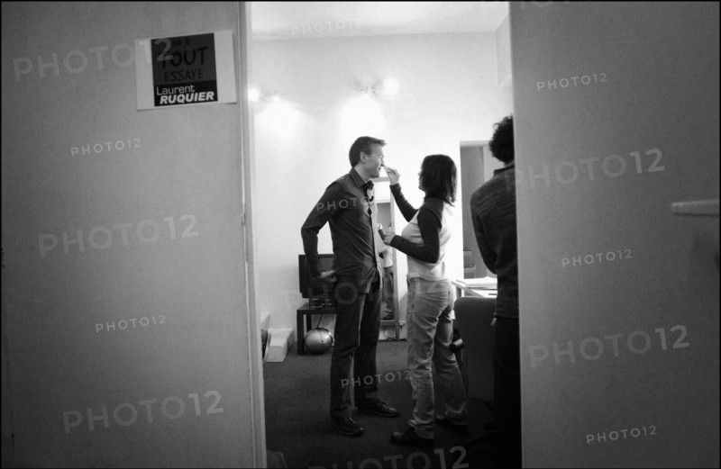 11/10/2003. Tv show "On a tout essaye" with Laurent Ruquier.