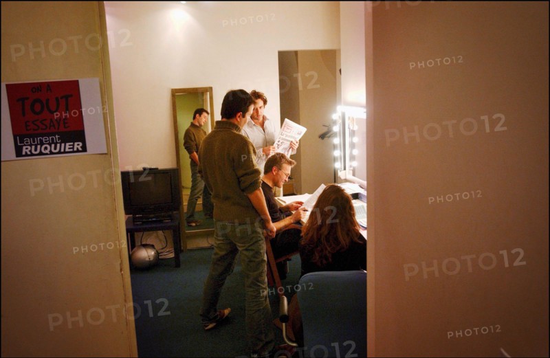 11/10/2003. Tv show "On a tout essaye" with Laurent Ruquier.
