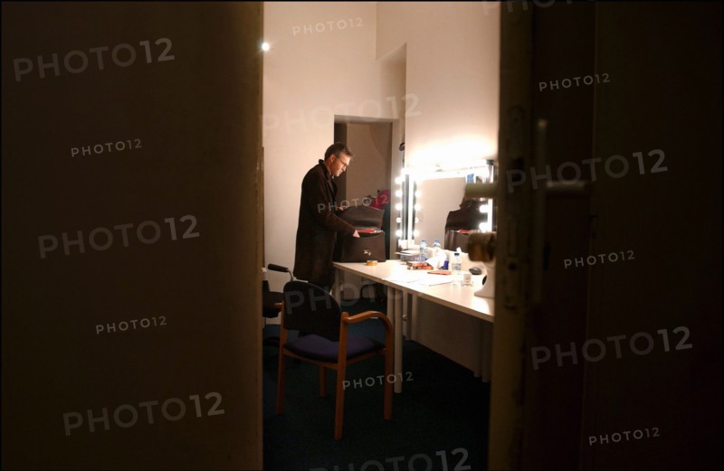 11/10/2003. Tv show "On a tout essaye" with Laurent Ruquier.