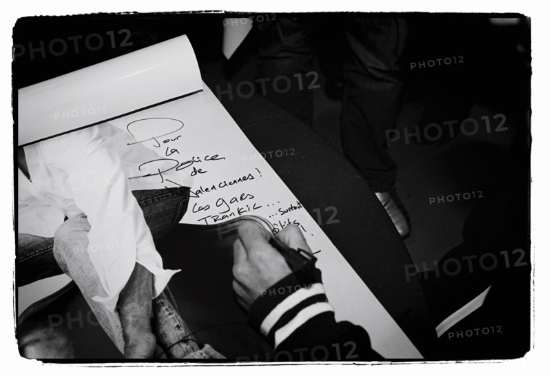 12/00/2003.  On tour with Jamel Debbouze...