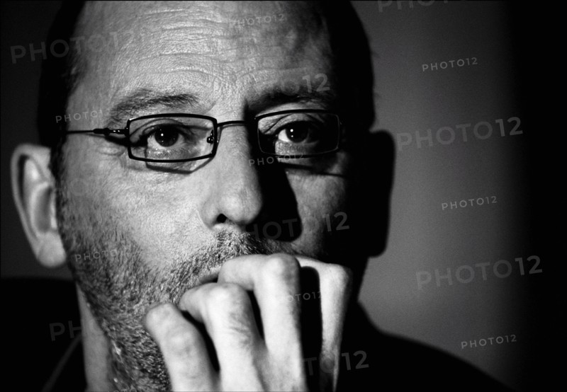 12/00/2003.  Close-up of French actor Jean Reno.