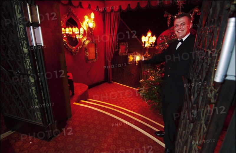 12/00/2003. The "Raspoutine" restaurant in Paris.