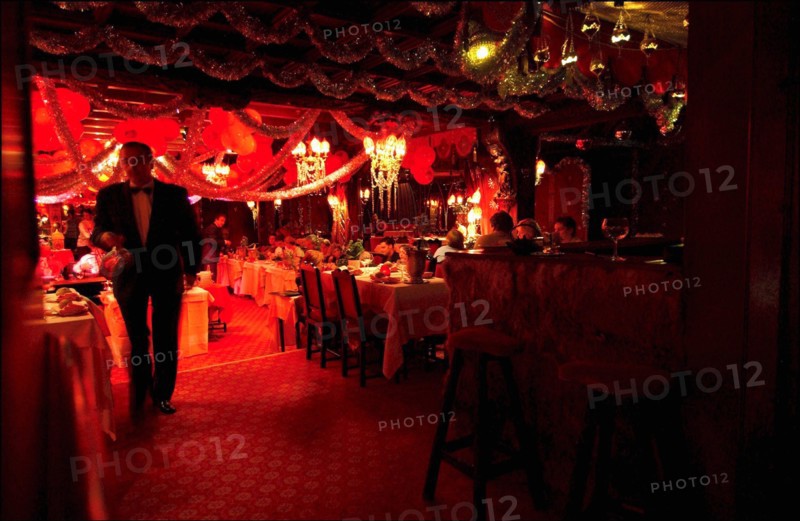 12/00/2003. The "Raspoutine" restaurant in Paris.