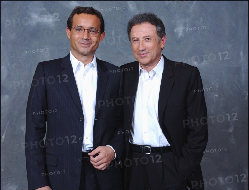 01/10/2004. EXCLUSIVE. France's 50 favorite celebs star in Michel Drucker's TV show "Vos Francais de coeur"
