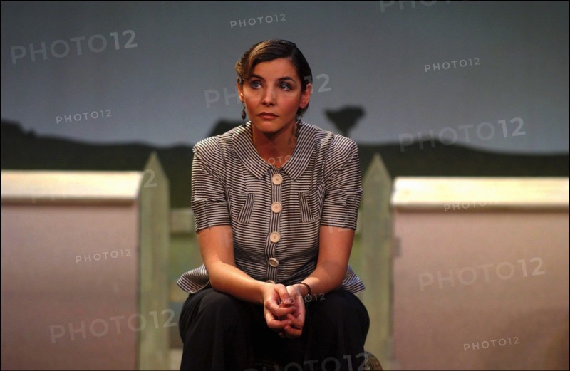 02/03/2004. Clotilde Courau on stage of "La profession de Madame Warren" , a play by George Bernard Shaw