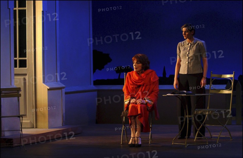 02/03/2004. Clotilde Courau on stage of "La profession de Madame Warren" , a play by George Bernard Shaw