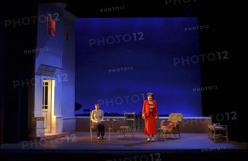 02/03/2004. Clotilde Courau on stage of "La profession de Madame Warren" , a play by George Bernard Shaw