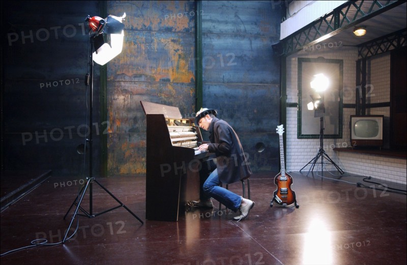 03/00/2004.  Close-up of French singer Calogero;