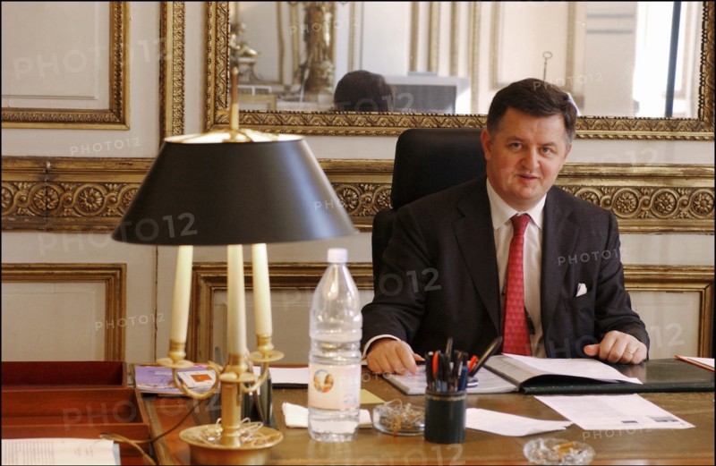 04/01/2004. Jean-Louis Borloo, the fisrt day of the new Minister for Employment, Labor and Social Cohesion.