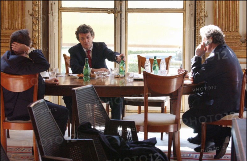 04/01/2004. Jean-Louis Borloo, the fisrt day of the new Minister for Employment, Labor and Social Cohesion.