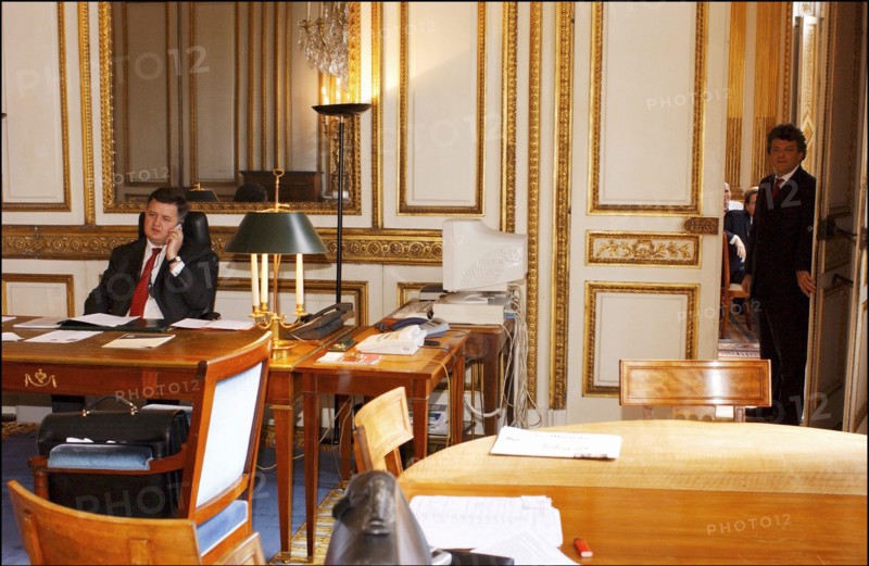 04/01/2004. Jean-Louis Borloo, the fisrt day of the new Minister for Employment, Labor and Social Cohesion.