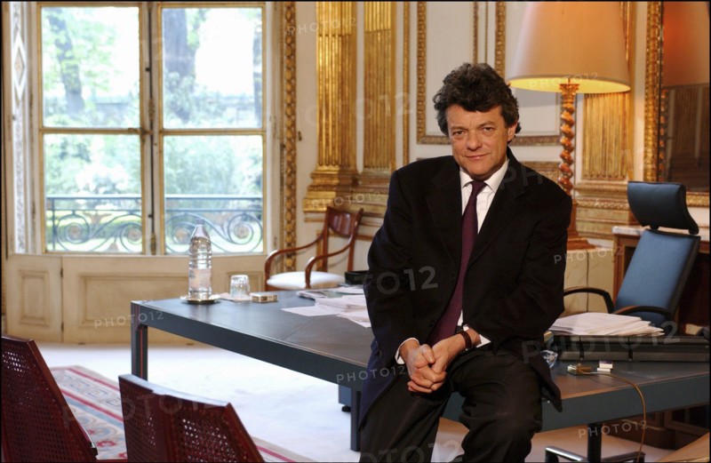 04/02/2004.  Jean-Louis Borloo, Minister for Employment, Labor and Social Cohesion: first day of labor.