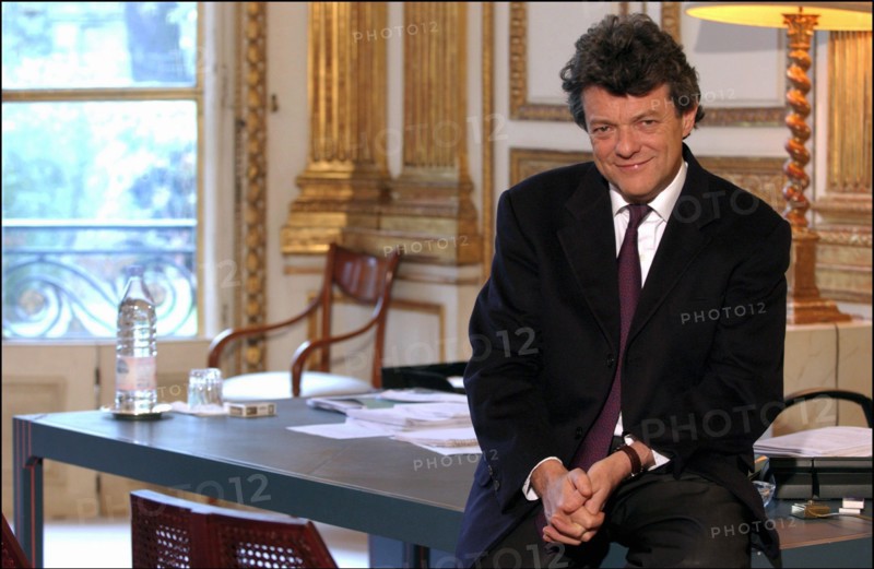 04/02/2004. EXCLUSIVE. Jean-Louis Borloo, Minister for Employment, Labor and Social Cohesion: first day of labor.