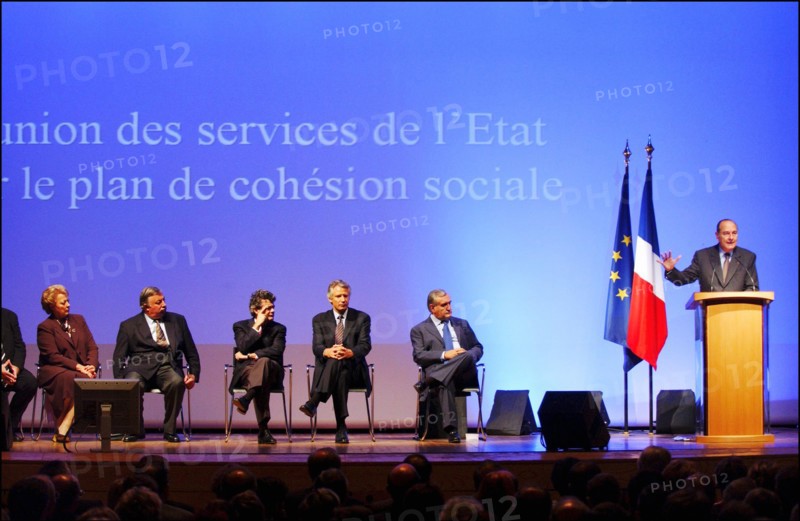 30/09/2004. Reunion des services de l'Etat pour le plan social a la Mutualite a Paris.