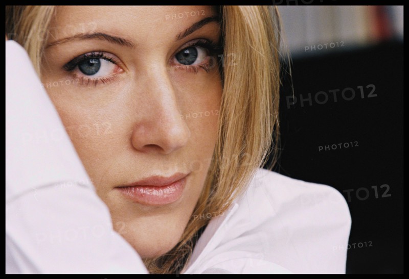 00/04/2005. Exclusif: Close-up Amanda Sthers.