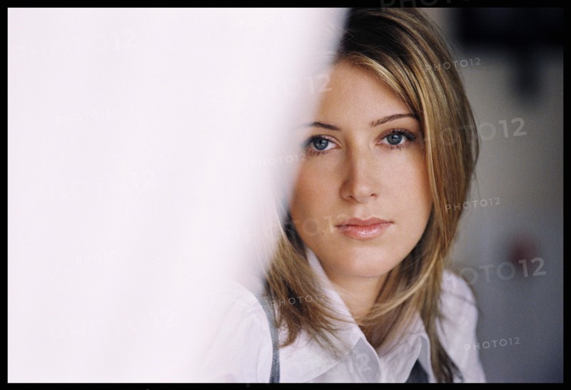 00/04/2005.   Close-up Amanda Sthers.