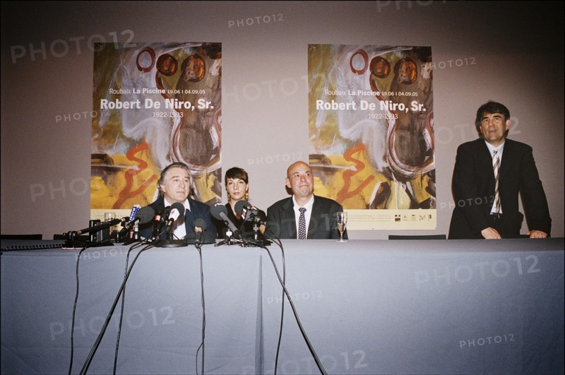 06/18/2005. American actor Robert De Niro opens exhibition of Robert De Niro Sr. paintings at La Piscine in Roubaix.