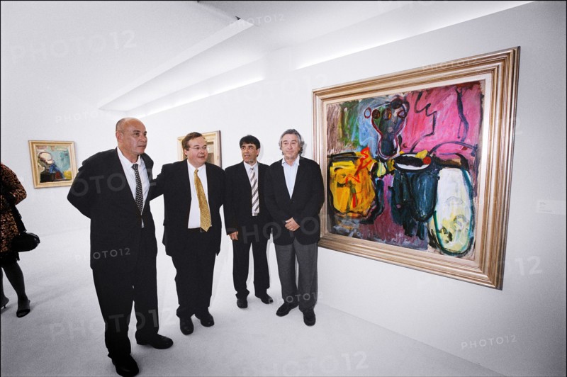 06/18/2005. American actor Robert De Niro opens exhibition of Robert De Niro Sr. paintings at La Piscine in Roubaix.
