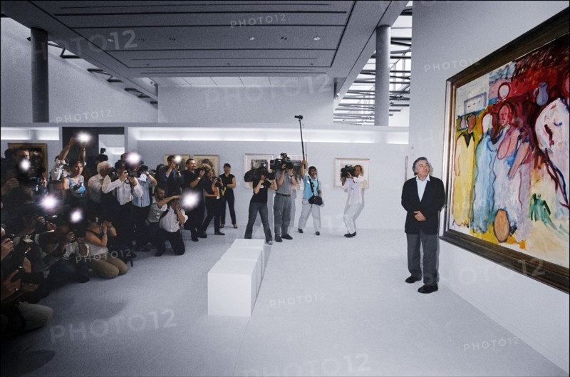 06/18/2005. American actor Robert De Niro opens exhibition of Robert De Niro Sr. paintings at La Piscine in Roubaix.