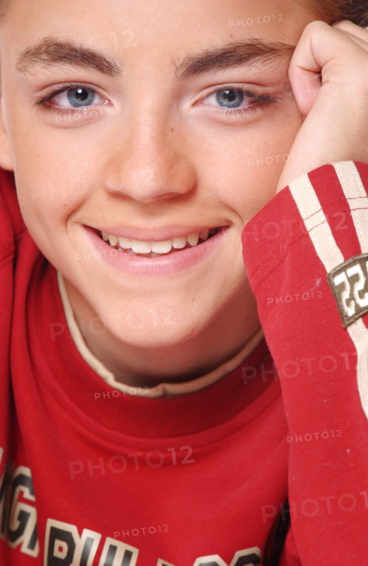 09/00/2002 - - Close Up French singer Jules.